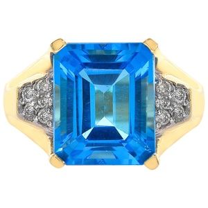 4.00 Carat Blue Topaz & 0.20 Ct Diamond Ring 14K